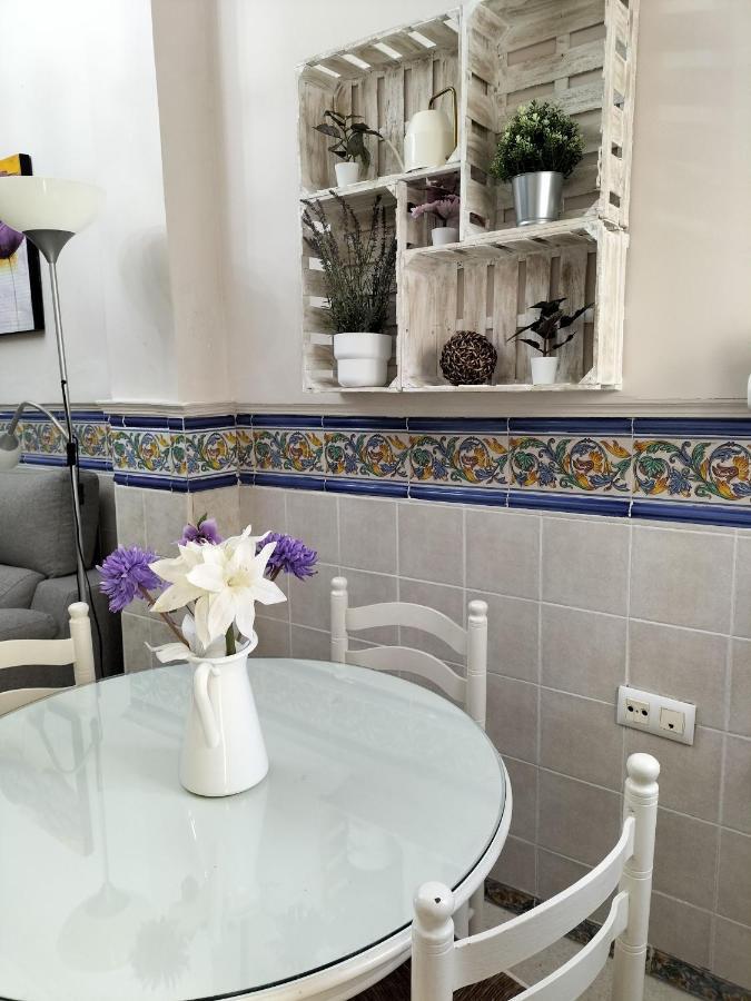 Tipico Y Pintoresco Patio De Vecinos, Con Encanto Seville Luaran gambar